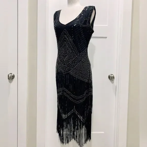 Vintage Style "Great Gatsby" Sequined Fringed Flapper. Great for Halloween - Picture 4 of 16